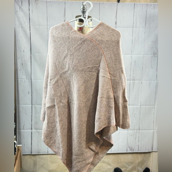 526. Fratelli Talli Womens One Size Poncho - Picture 3 of 5